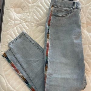 Jeans straight leg with pattern on side size 8